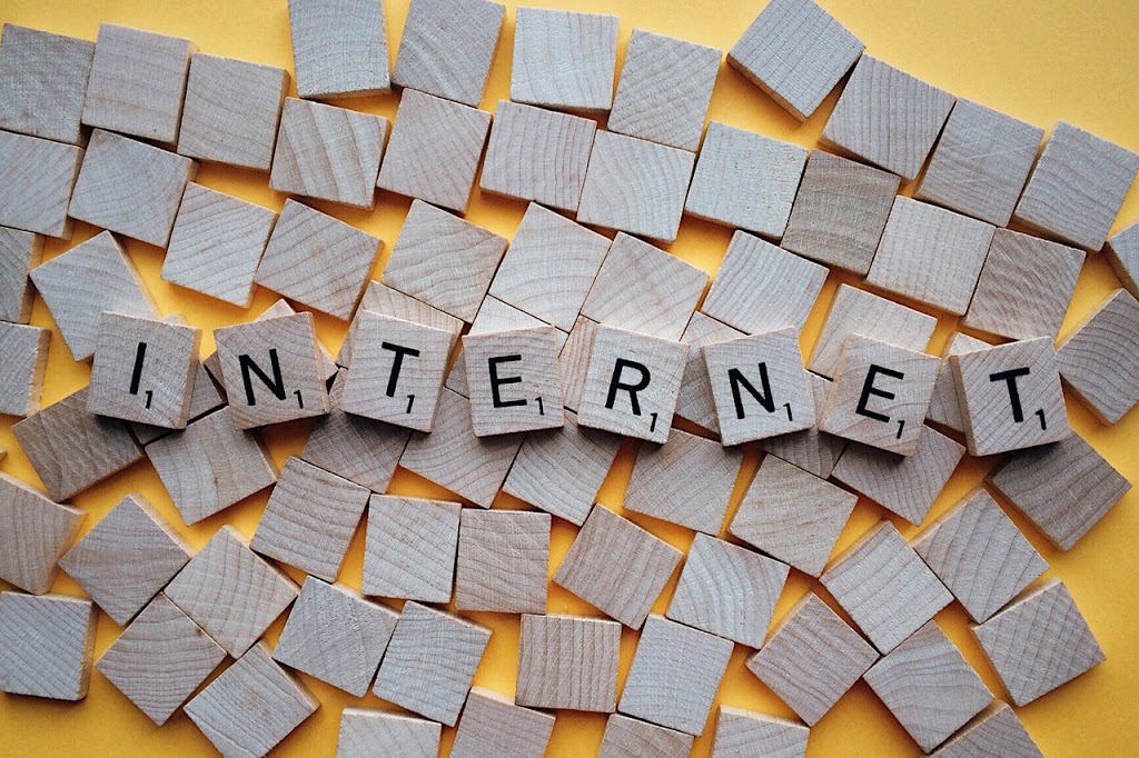 Visual branding: stop agli gli indirizzi e-mail con dominio gratuito